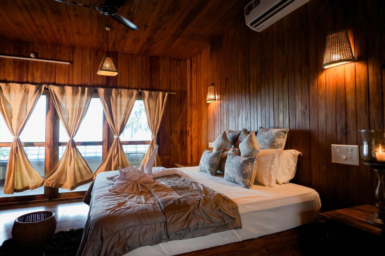 ורקלה Driftwood Beach Resort מראה חיצוני תמונה